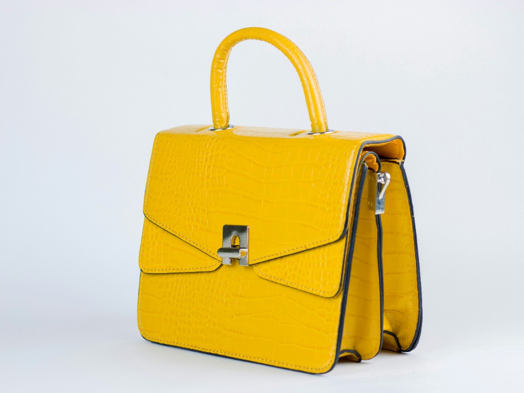 Listing preview of handbag